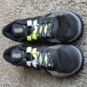 Nike Kyrie Flytrap 5, size 8